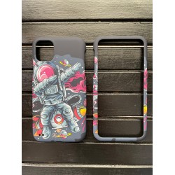 iPhone 14 Pro Max Uzay Astronot Desenli Telefon Kılıfı